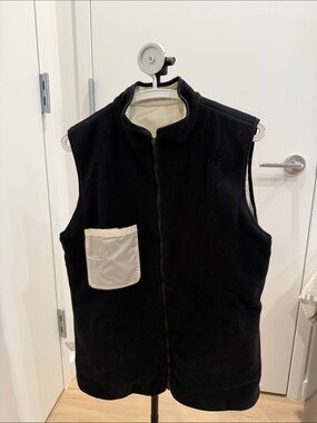 Black Reversible Fleece Vest with Contrast Pocket - Unbranded